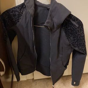 Lululemon scuba zip up hoodie size 4